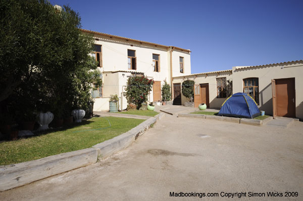 Luderitz Backpackers Accommodation